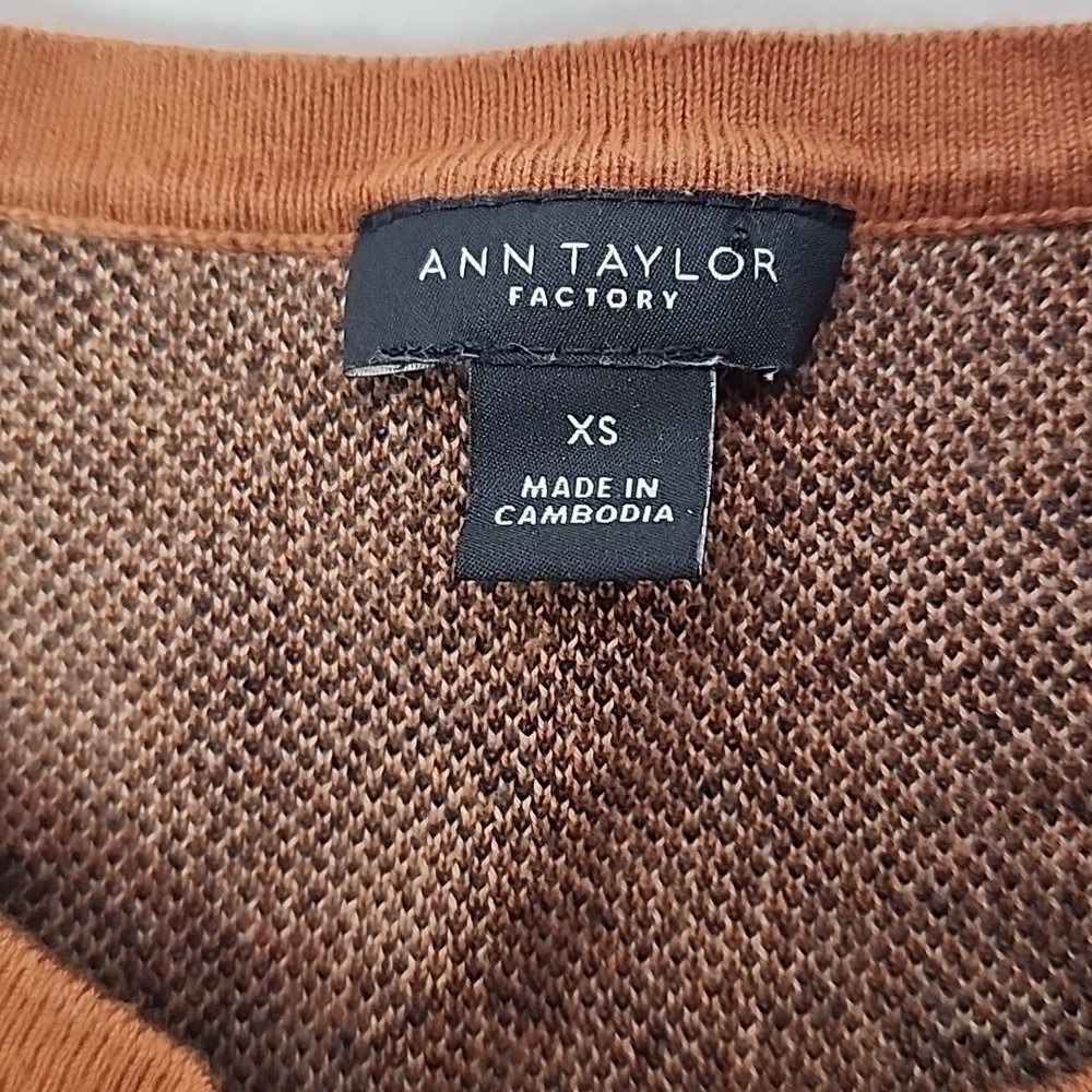 Ann Taylor Factory Size XS Leopard Print Button-Up Sweater Cardigan 100% Cotton - Picture 2 of 6